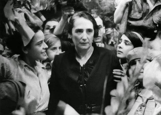 Dolores Ibárruri 1936.jpg