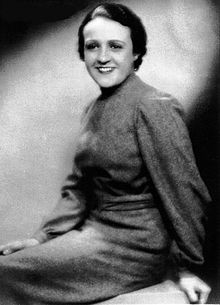 Juana_Capdevielle_San_Martín,_1905-1936